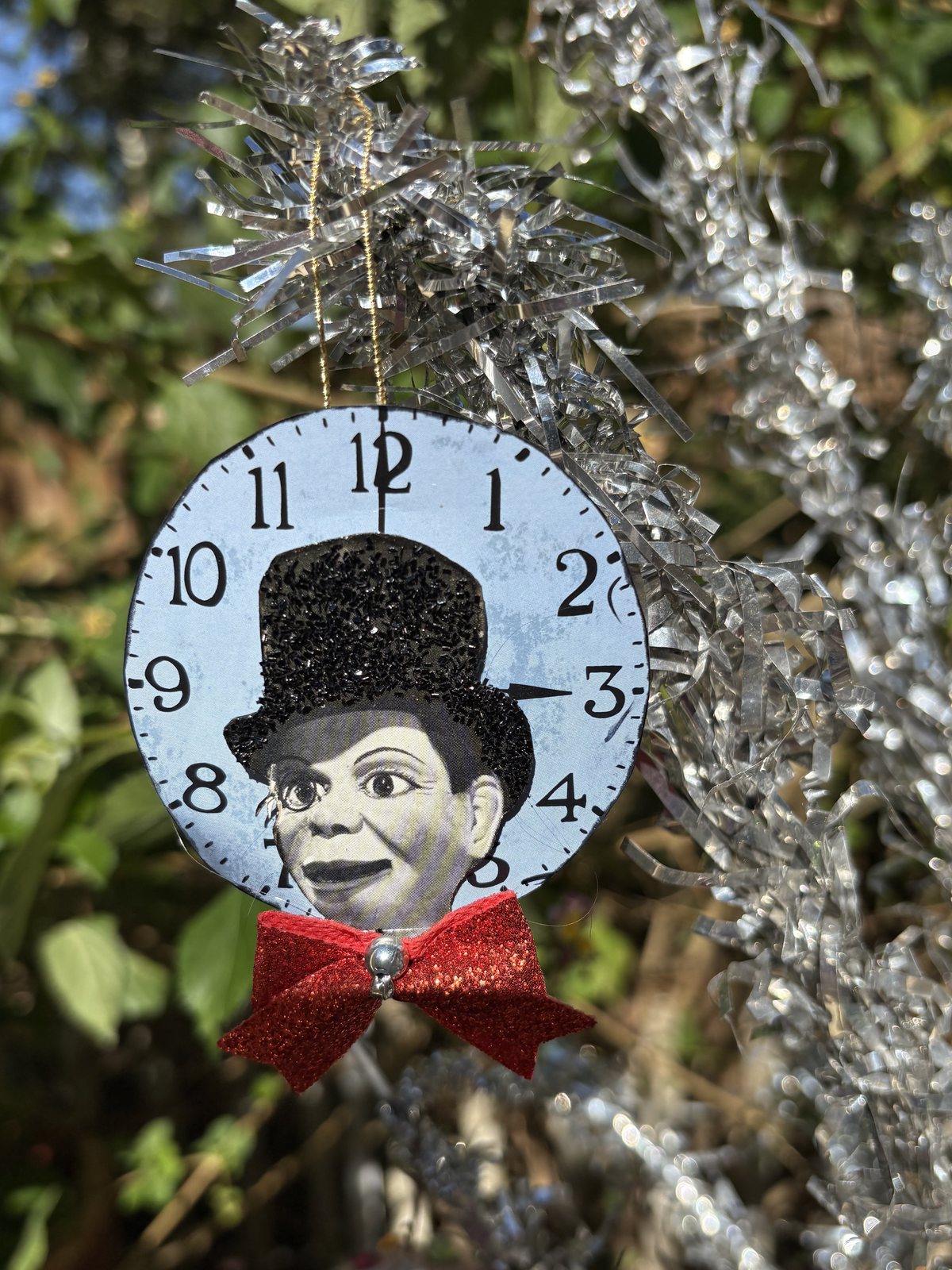 Tick-Tock Talkin' Dapper Dummy: Vintage Ventriloquist Clock-Face Ornament - Image 2